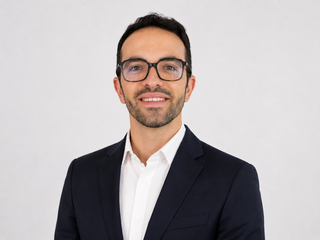 Henrique Centieiro, Bee Lee